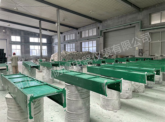 复合环氧树脂桥架.jpg